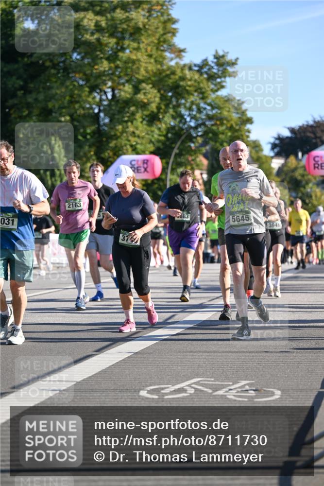 07.09.2025 - BARMER Alsterlauf Dr. Thomas Lammeyer http://msf.ph/oto/8711730 07.09.2025 09:40:07 Laufen 031, 2163, 37, 5883, 5645, 3941 meine-sportfotos.de