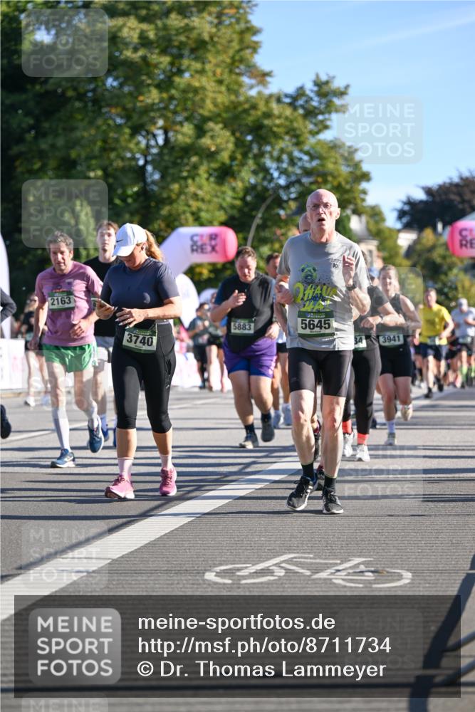 07.09.2025 - BARMER Alsterlauf Dr. Thomas Lammeyer http://msf.ph/oto/8711734 07.09.2025 09:40:08 Laufen 2163, 5883, 3740, 5645, 10, 3941 meine-sportfotos.de
