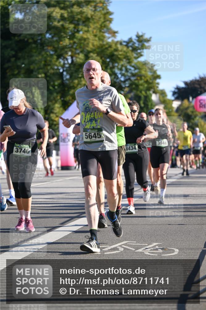 07.09.2025 - BARMER Alsterlauf Dr. Thomas Lammeyer http://msf.ph/oto/8711741 07.09.2025 09:40:09 Laufen 3740, 5645, 3941, 8434 meine-sportfotos.de