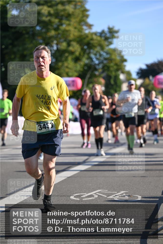 07.09.2025 - BARMER Alsterlauf Dr. Thomas Lammeyer http://msf.ph/oto/8711784 07.09.2025 09:40:16 Laufen 3433 meine-sportfotos.de