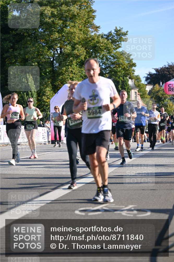 07.09.2025 - BARMER Alsterlauf Dr. Thomas Lammeyer http://msf.ph/oto/8711840 07.09.2025 09:40:25 Laufen 5363, 5670, 5935, 200, 5984, 30, 2701, 2035 meine-sportfotos.de