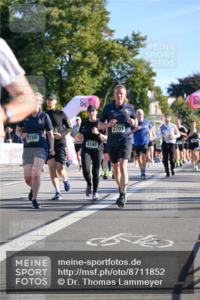 07.09.2025 - BARMER Alsterlauf Dr. Thomas Lammeyer http://msf.ph/oto/8711852 07.09.2025 09:40:27 Laufen 2700, 4180, 2701 meine-sportfotos.de