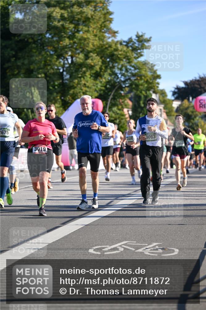 07.09.2025 - BARMER Alsterlauf Dr. Thomas Lammeyer http://msf.ph/oto/8711872 07.09.2025 09:40:30 Laufen 2675, 3019, 7405, 3063, 3960 meine-sportfotos.de