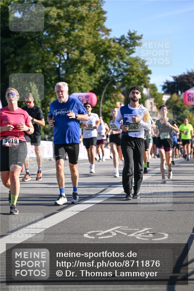 07.09.2025 - BARMER Alsterlauf Dr. Thomas Lammeyer http://msf.ph/oto/8711876 07.09.2025 09:40:31 Laufen 3019, 4909, 3063, 3960 meine-sportfotos.de