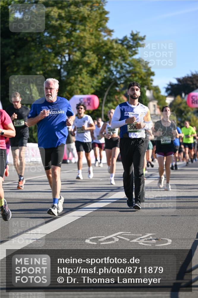 07.09.2025 - BARMER Alsterlauf Dr. Thomas Lammeyer http://msf.ph/oto/8711879 07.09.2025 09:40:31 Laufen 2952, 306, 3960 meine-sportfotos.de