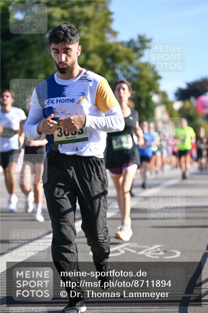 07.09.2025 - BARMER Alsterlauf Dr. Thomas Lammeyer http://msf.ph/oto/8711894 07.09.2025 09:40:34 Laufen 3633, 3928, 44 meine-sportfotos.de