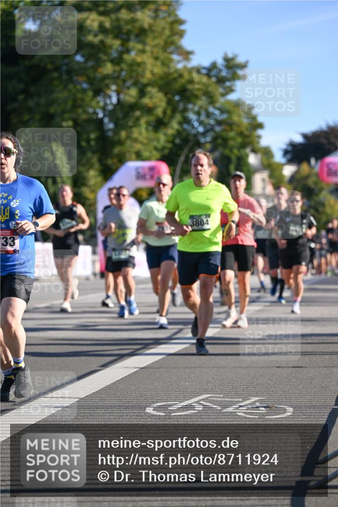 07.09.2025 - BARMER Alsterlauf Dr. Thomas Lammeyer http://msf.ph/oto/8711924 07.09.2025 09:40:38 Laufen 33, 3804 meine-sportfotos.de