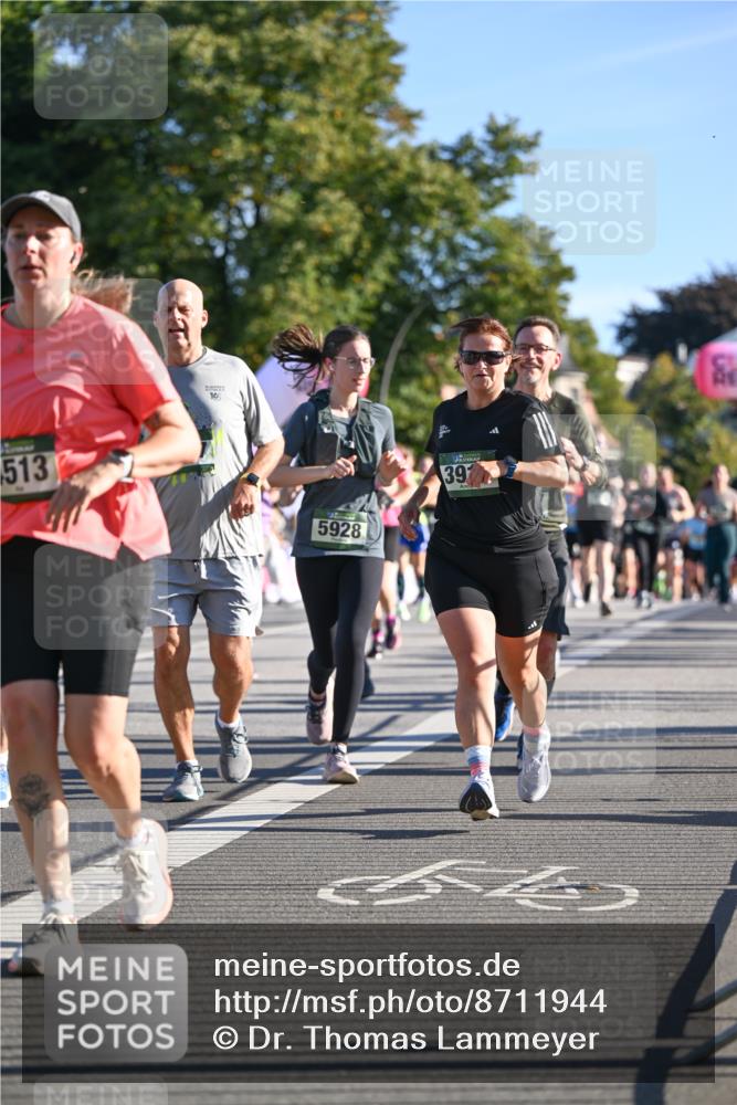 07.09.2025 - BARMER Alsterlauf Dr. Thomas Lammeyer http://msf.ph/oto/8711944 07.09.2025 09:40:41 Laufen 513, 100, 5928, 397 meine-sportfotos.de