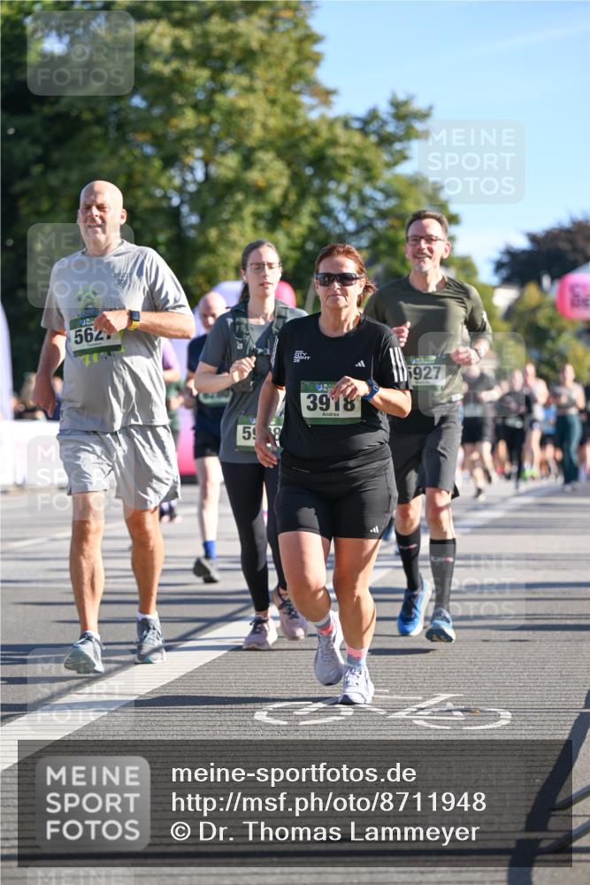07.09.2025 - BARMER Alsterlauf Dr. Thomas Lammeyer http://msf.ph/oto/8711948 07.09.2025 09:40:42 Laufen 562, 59, 8, 3918, 5927 meine-sportfotos.de
