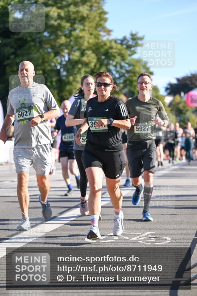07.09.2025 - BARMER Alsterlauf Dr. Thomas Lammeyer http://msf.ph/oto/8711949 07.09.2025 09:40:42 Laufen 5627, 10, 6280, 5, 39, 5927 meine-sportfotos.de