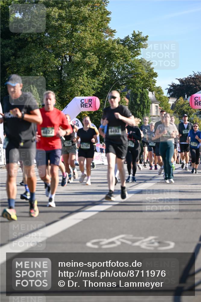 07.09.2025 - BARMER Alsterlauf Dr. Thomas Lammeyer http://msf.ph/oto/8711976 07.09.2025 09:40:47 Laufen 9766, 3765, 44003, 5621, 2955, 4035, 5197 meine-sportfotos.de