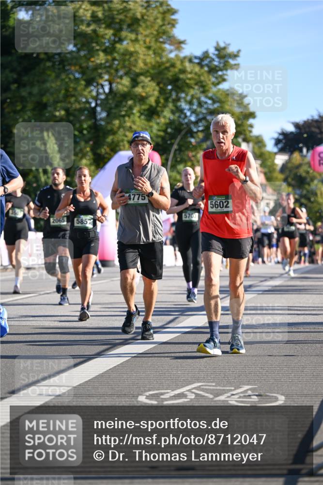 07.09.2025 - BARMER Alsterlauf Dr. Thomas Lammeyer http://msf.ph/oto/8712047 07.09.2025 09:41:00 Laufen 2065, 5857, 4775, 5703, 5602 meine-sportfotos.de