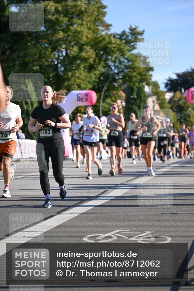 07.09.2025 - BARMER Alsterlauf Dr. Thomas Lammeyer http://msf.ph/oto/8712062 07.09.2025 09:41:02 Laufen 5703, 3801 meine-sportfotos.de