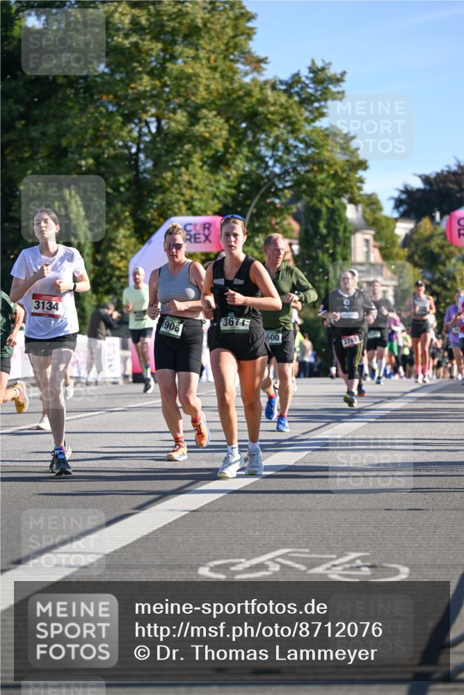 07.09.2025 - BARMER Alsterlauf Dr. Thomas Lammeyer http://msf.ph/oto/8712076 07.09.2025 09:41:05 Laufen 3134, 906, 3677, 600, 2782 meine-sportfotos.de