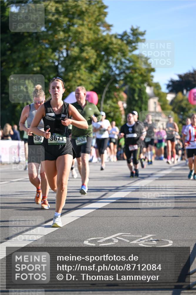 07.09.2025 - BARMER Alsterlauf Dr. Thomas Lammeyer http://msf.ph/oto/8712084 07.09.2025 09:41:06 Laufen 490, 3671, 2600 meine-sportfotos.de