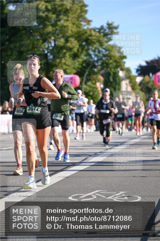 07.09.2025 - BARMER Alsterlauf Dr. Thomas Lammeyer http://msf.ph/oto/8712086 07.09.2025 09:41:06 Laufen 906, 3677, 2680 meine-sportfotos.de