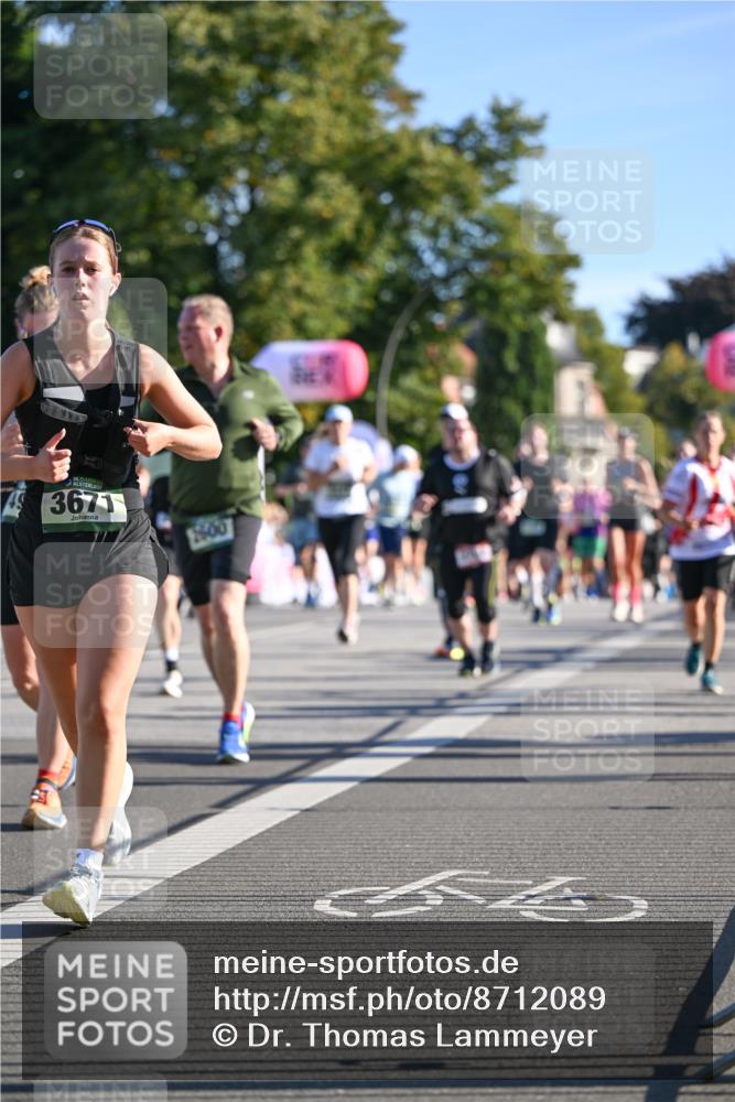 07.09.2025 - BARMER Alsterlauf Dr. Thomas Lammeyer http://msf.ph/oto/8712089 07.09.2025 09:41:07 Laufen 3671, 2600 meine-sportfotos.de