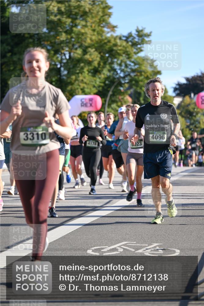 07.09.2025 - BARMER Alsterlauf Dr. Thomas Lammeyer http://msf.ph/oto/8712138 07.09.2025 09:41:16 Laufen 3310, 4178, 5923, 4096 meine-sportfotos.de