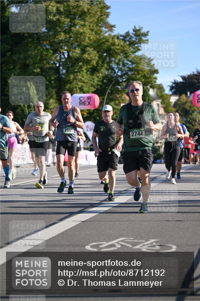 07.09.2025 - BARMER Alsterlauf Dr. Thomas Lammeyer http://msf.ph/oto/8712192 07.09.2025 09:41:25 Laufen 5333, 2591, 2744, 5478 meine-sportfotos.de