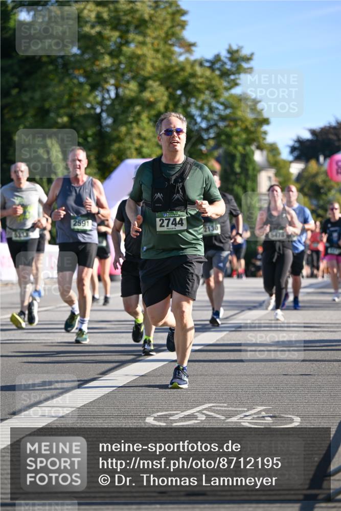07.09.2025 - BARMER Alsterlauf Dr. Thomas Lammeyer http://msf.ph/oto/8712195 07.09.2025 09:41:25 Laufen 2591, 2744 meine-sportfotos.de