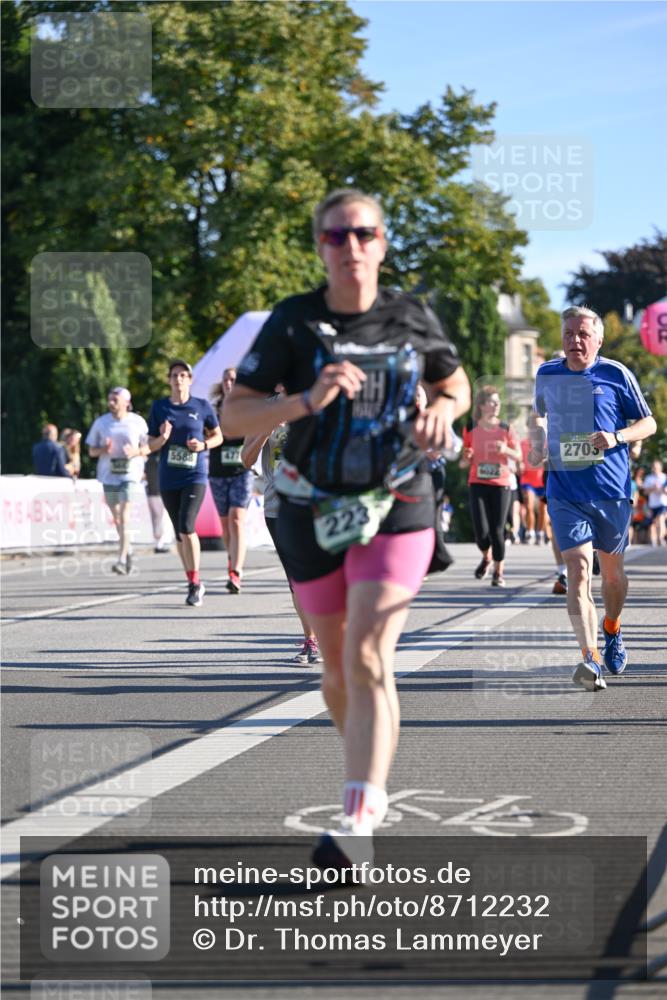07.09.2025 - BARMER Alsterlauf Dr. Thomas Lammeyer http://msf.ph/oto/8712232 07.09.2025 09:41:32 Laufen 5588, 223, 2703 meine-sportfotos.de