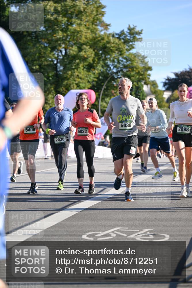 07.09.2025 - BARMER Alsterlauf Dr. Thomas Lammeyer http://msf.ph/oto/8712251 07.09.2025 09:41:35 Laufen 10, 5408, 2030, 6022, 5039, 2898, 564 meine-sportfotos.de
