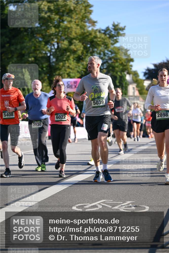07.09.2025 - BARMER Alsterlauf Dr. Thomas Lammeyer http://msf.ph/oto/8712255 07.09.2025 09:41:36 Laufen 5408, 2030, 6022, 5039, 10, 2898 meine-sportfotos.de