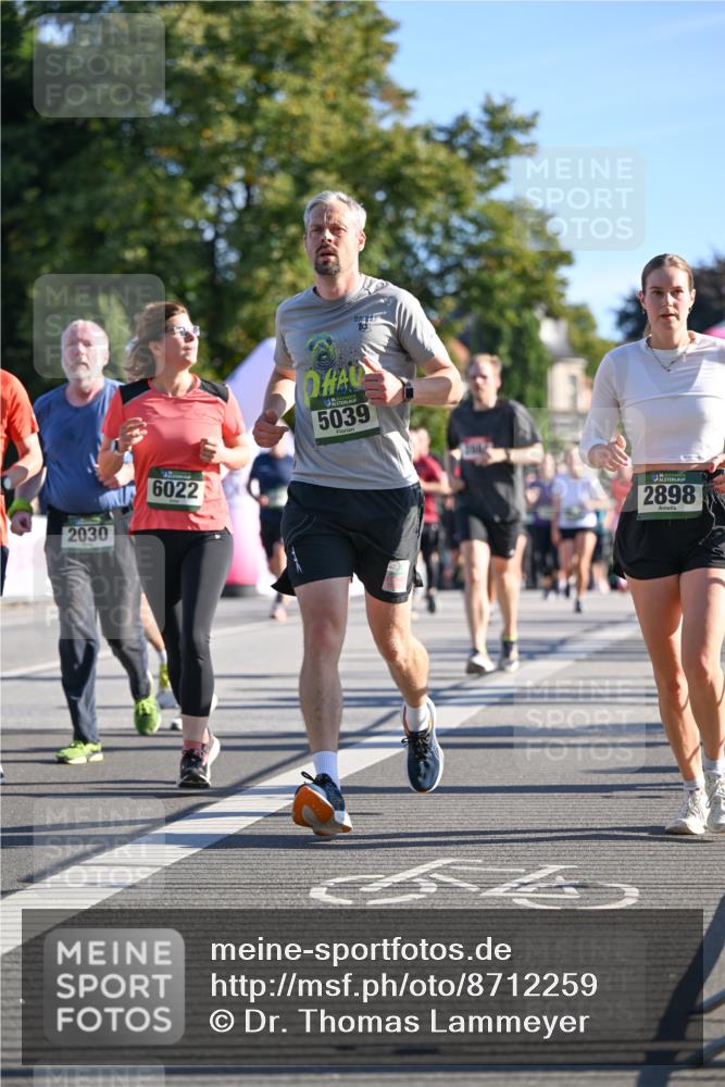 07.09.2025 - BARMER Alsterlauf Dr. Thomas Lammeyer http://msf.ph/oto/8712259 07.09.2025 09:41:36 Laufen 2030, 6022, 5039, 2898 meine-sportfotos.de