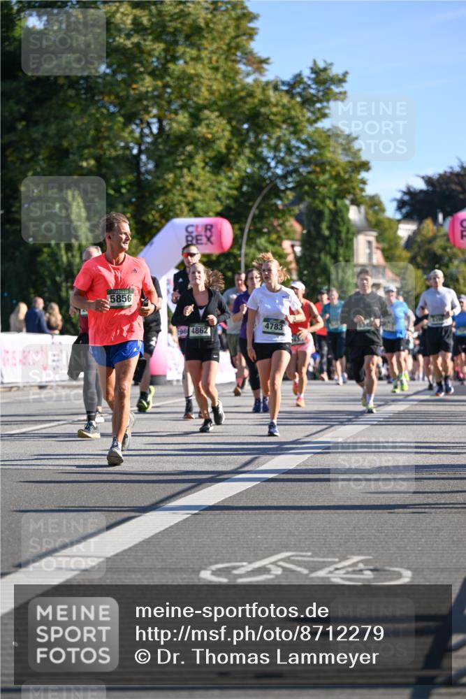 07.09.2025 - BARMER Alsterlauf Dr. Thomas Lammeyer http://msf.ph/oto/8712279 07.09.2025 09:41:41 Laufen 5856, 98, 4862, 4783 meine-sportfotos.de