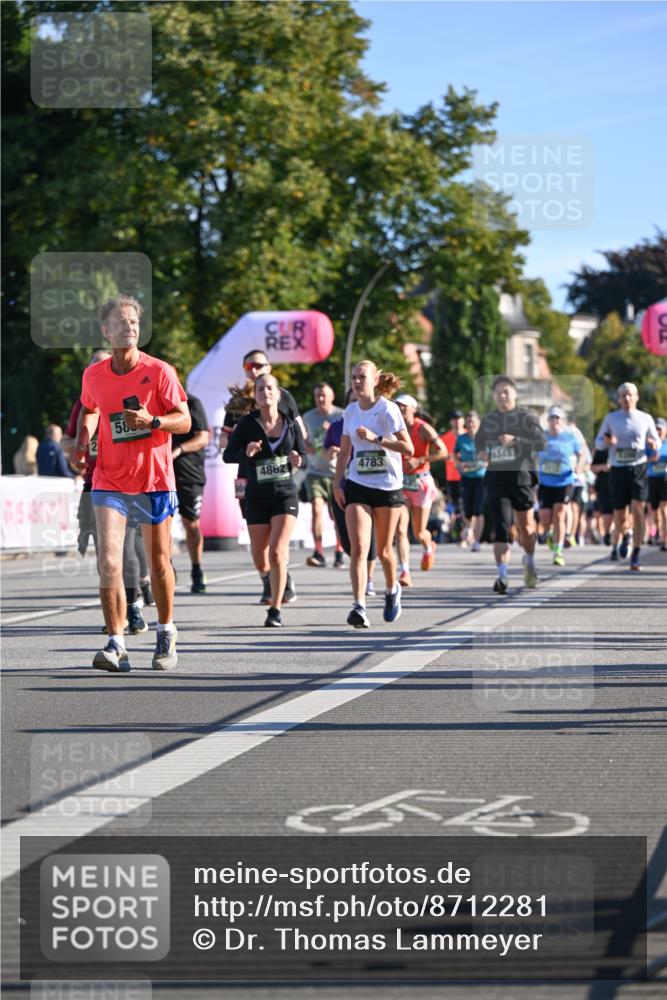 07.09.2025 - BARMER Alsterlauf Dr. Thomas Lammeyer http://msf.ph/oto/8712281 07.09.2025 09:41:41 Laufen 58, 4862, 4783, 6343 meine-sportfotos.de