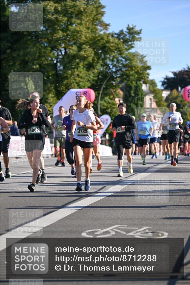 07.09.2025 - BARMER Alsterlauf Dr. Thomas Lammeyer http://msf.ph/oto/8712288 07.09.2025 09:41:42 Laufen 4862, 5399, 4783, 634 meine-sportfotos.de