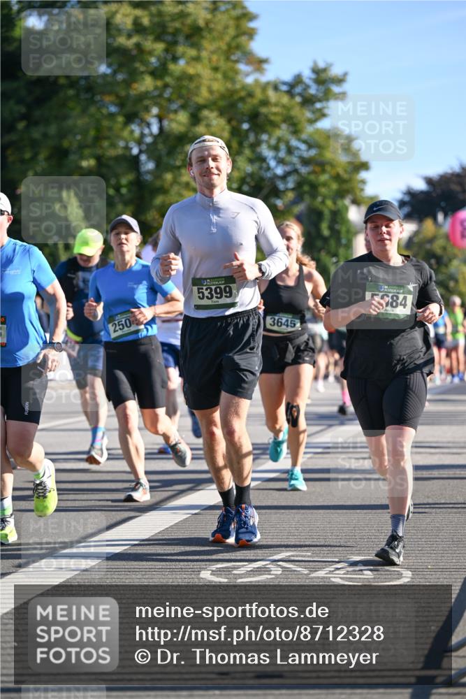 07.09.2025 - BARMER Alsterlauf Dr. Thomas Lammeyer http://msf.ph/oto/8712328 07.09.2025 09:41:48 Laufen 250, 5399, 3645, 984 meine-sportfotos.de