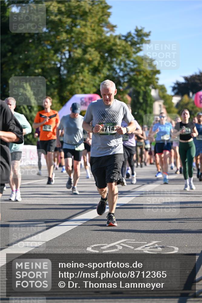 07.09.2025 - BARMER Alsterlauf Dr. Thomas Lammeyer http://msf.ph/oto/8712365 07.09.2025 09:41:54 Laufen 47147 meine-sportfotos.de