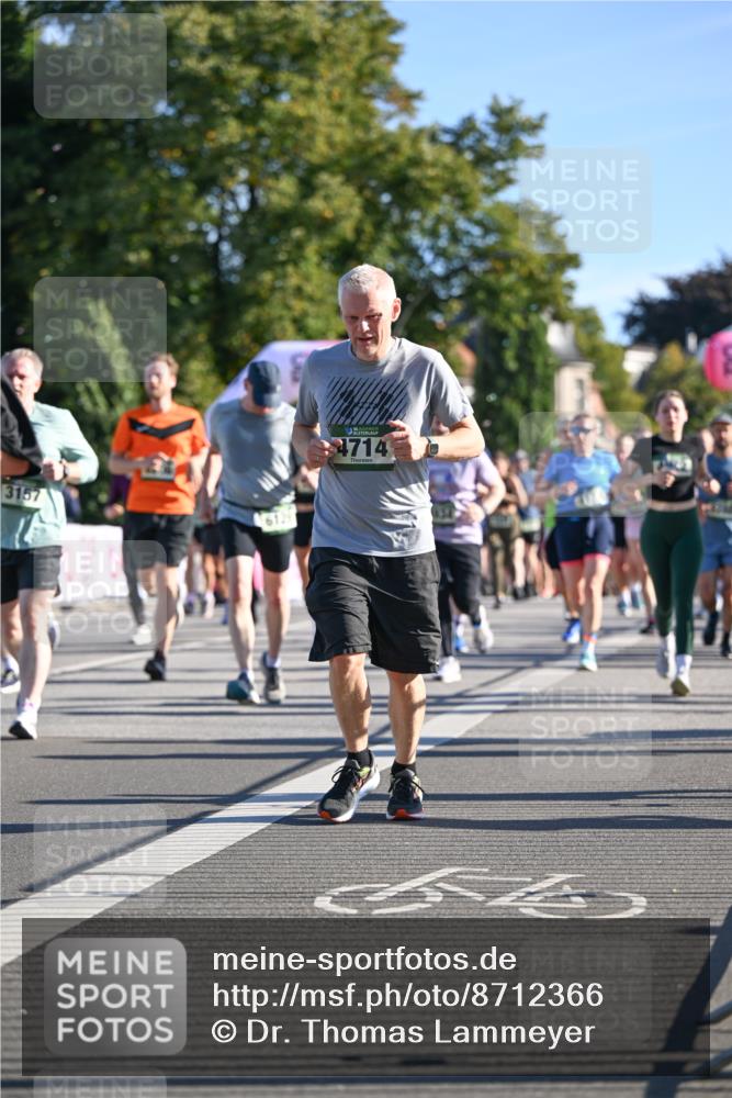 07.09.2025 - BARMER Alsterlauf Dr. Thomas Lammeyer http://msf.ph/oto/8712366 07.09.2025 09:41:54 Laufen 3157, 4714 meine-sportfotos.de