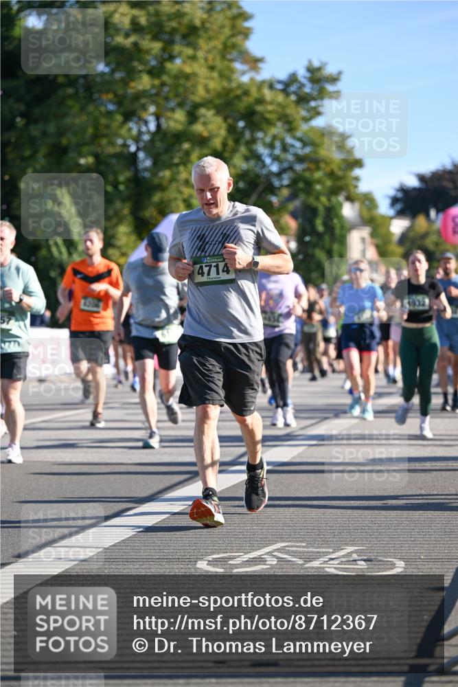 07.09.2025 - BARMER Alsterlauf Dr. Thomas Lammeyer http://msf.ph/oto/8712367 07.09.2025 09:41:55 Laufen 4714 meine-sportfotos.de