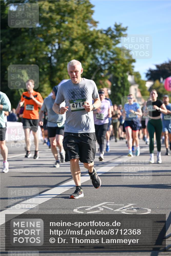 07.09.2025 - BARMER Alsterlauf Dr. Thomas Lammeyer http://msf.ph/oto/8712368 07.09.2025 09:41:55 Laufen 4714 meine-sportfotos.de