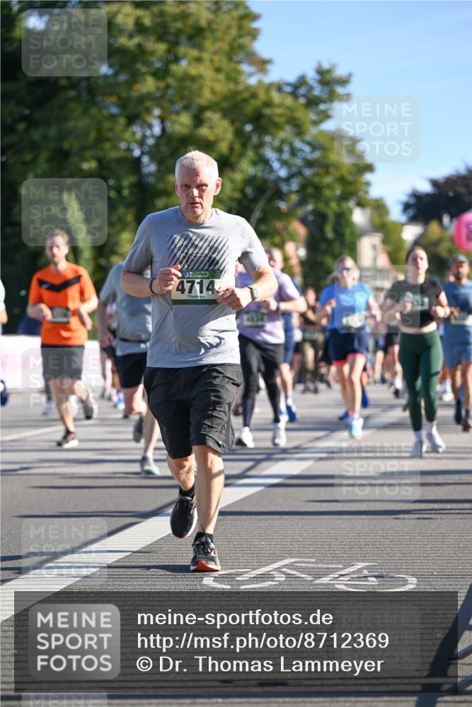 07.09.2025 - BARMER Alsterlauf Dr. Thomas Lammeyer http://msf.ph/oto/8712369 07.09.2025 09:41:55 Laufen 4714 meine-sportfotos.de