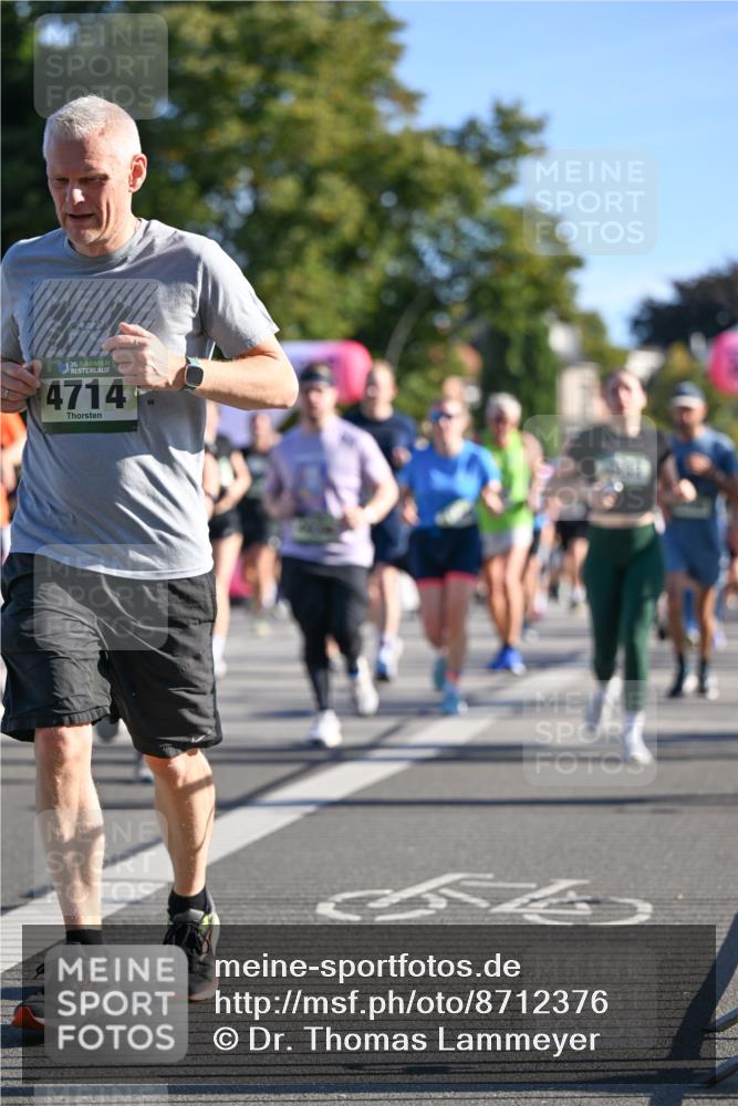 07.09.2025 - BARMER Alsterlauf Dr. Thomas Lammeyer http://msf.ph/oto/8712376 07.09.2025 09:41:56 Laufen 36, 4714 meine-sportfotos.de
