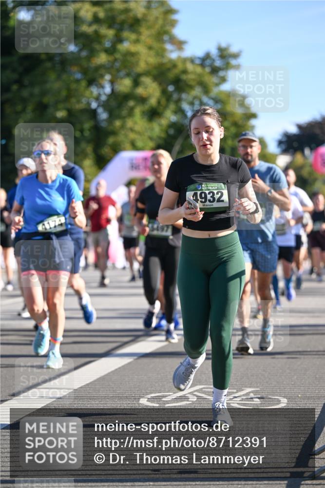 07.09.2025 - BARMER Alsterlauf Dr. Thomas Lammeyer http://msf.ph/oto/8712391 07.09.2025 09:41:58 Laufen 4174, 36, 4932 meine-sportfotos.de