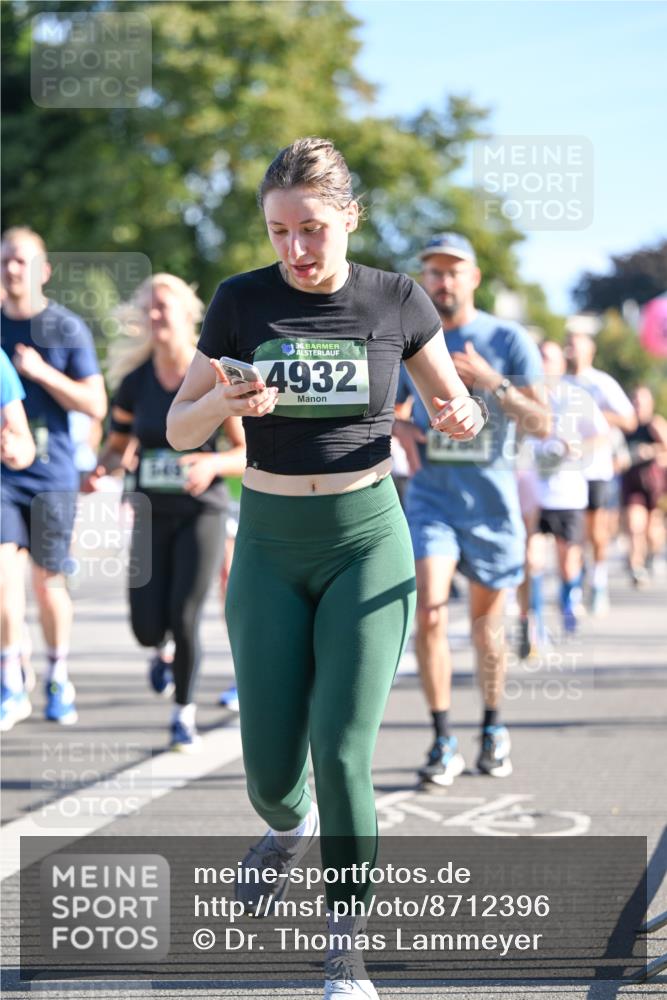 07.09.2025 - BARMER Alsterlauf Dr. Thomas Lammeyer http://msf.ph/oto/8712396 07.09.2025 09:41:59 Laufen 10, 36, 4932 meine-sportfotos.de