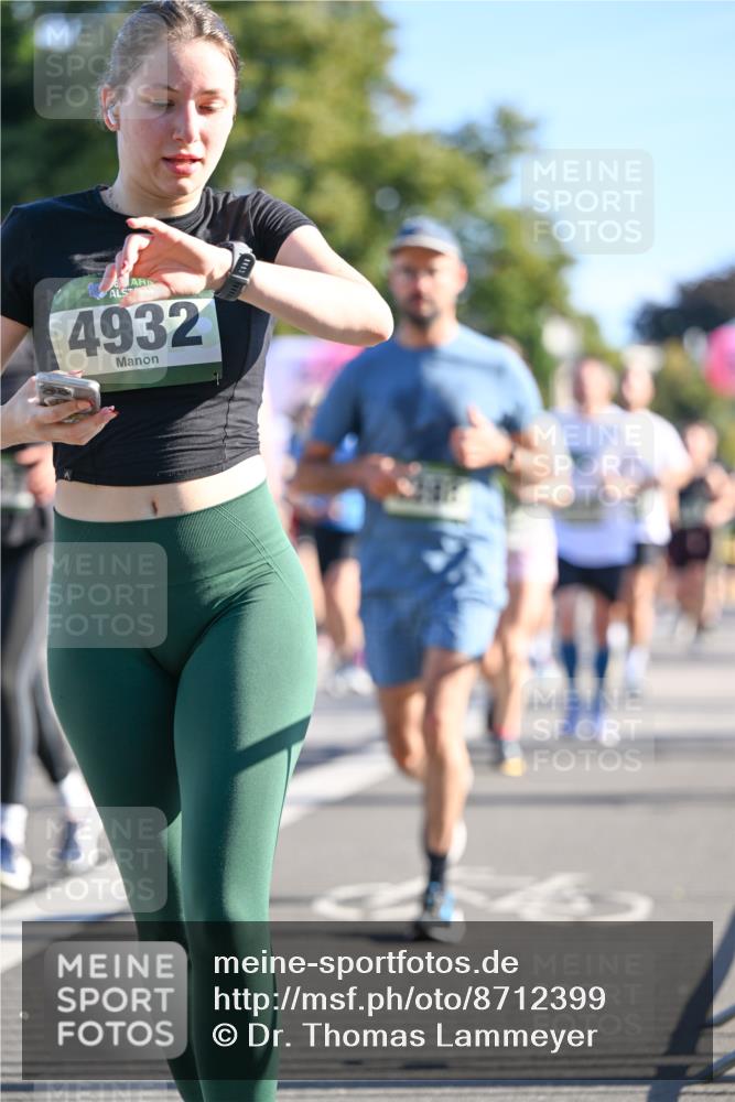 07.09.2025 - BARMER Alsterlauf Dr. Thomas Lammeyer http://msf.ph/oto/8712399 07.09.2025 09:41:59 Laufen 4932 meine-sportfotos.de