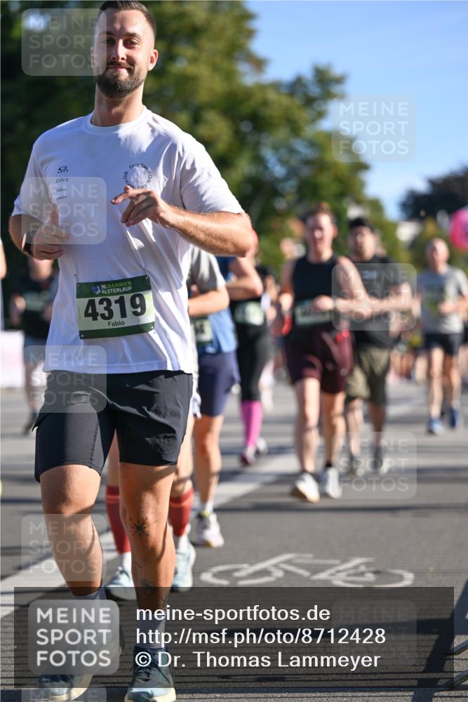 07.09.2025 - BARMER Alsterlauf Dr. Thomas Lammeyer http://msf.ph/oto/8712428 07.09.2025 09:42:04 Laufen 99, 36, 4319 meine-sportfotos.de