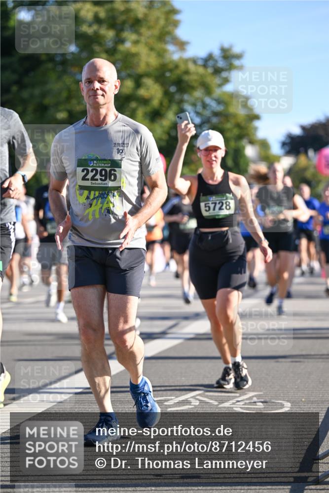 07.09.2025 - BARMER Alsterlauf Dr. Thomas Lammeyer http://msf.ph/oto/8712456 07.09.2025 09:42:09 Laufen 36, 36, 2296, 5728 meine-sportfotos.de