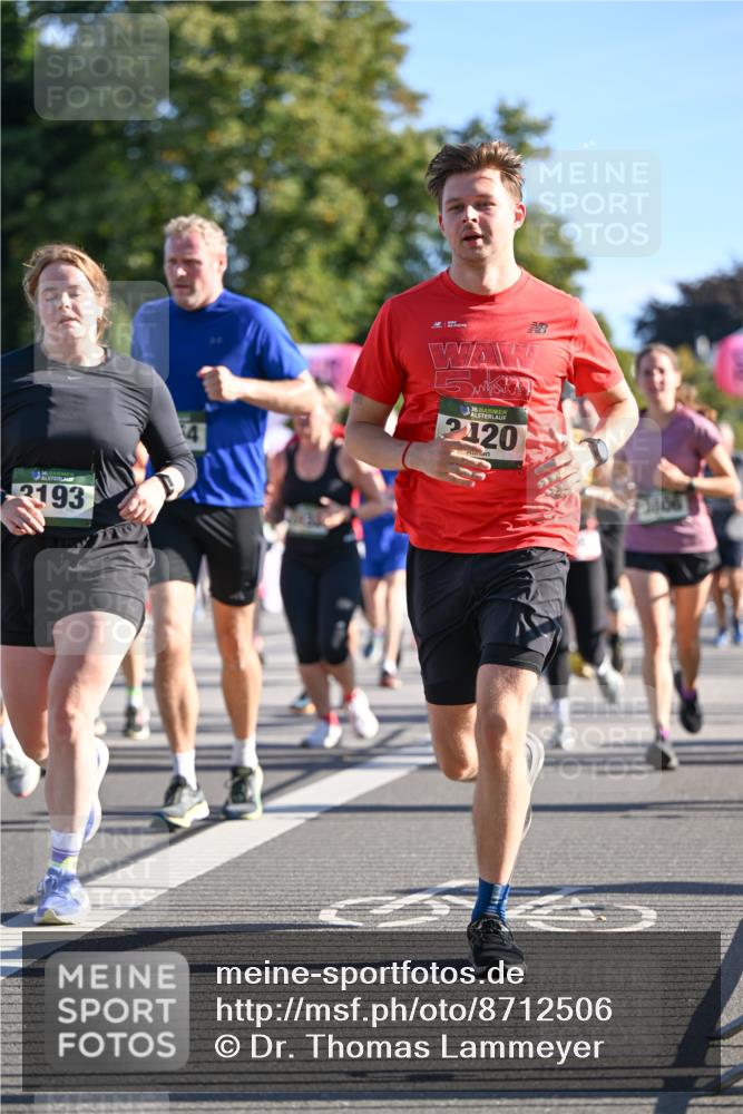 07.09.2025 - BARMER Alsterlauf Dr. Thomas Lammeyer http://msf.ph/oto/8712506 07.09.2025 09:42:17 Laufen 3193, 36, 2120, 3806 meine-sportfotos.de