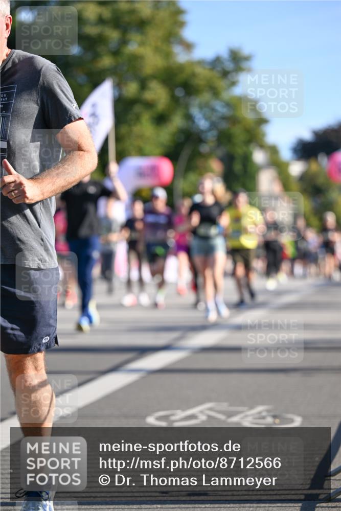 07.09.2025 - BARMER Alsterlauf Dr. Thomas Lammeyer http://msf.ph/oto/8712566 07.09.2025 09:42:26 Laufen 949 meine-sportfotos.de