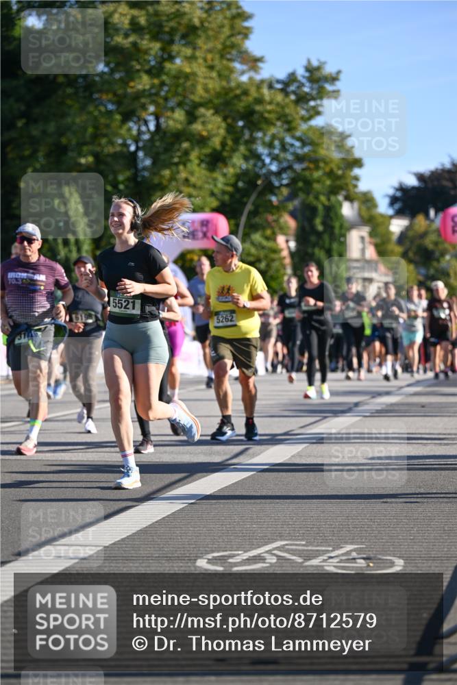 07.09.2025 - BARMER Alsterlauf Dr. Thomas Lammeyer http://msf.ph/oto/8712579 07.09.2025 09:42:28 Laufen 70, 3, 5521, 5262 meine-sportfotos.de