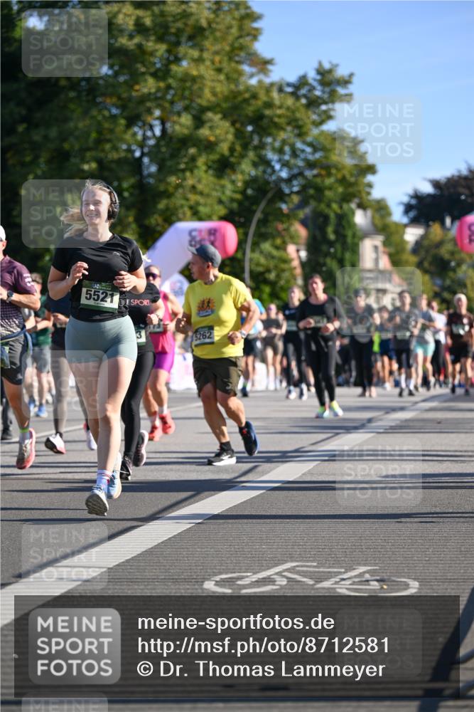07.09.2025 - BARMER Alsterlauf Dr. Thomas Lammeyer http://msf.ph/oto/8712581 07.09.2025 09:42:28 Laufen 5521, 3, 5262 meine-sportfotos.de