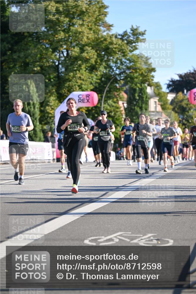 07.09.2025 - BARMER Alsterlauf Dr. Thomas Lammeyer http://msf.ph/oto/8712598 07.09.2025 09:42:31 Laufen 4667, 3345, 4610, 4260 meine-sportfotos.de