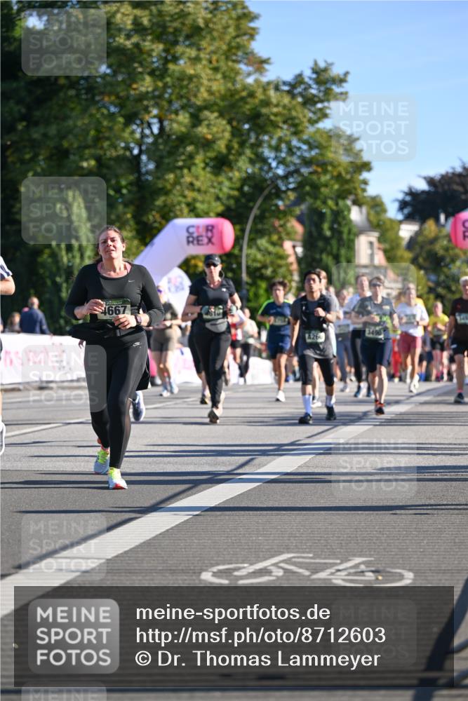 07.09.2025 - BARMER Alsterlauf Dr. Thomas Lammeyer http://msf.ph/oto/8712603 07.09.2025 09:42:32 Laufen 4667, 3490 meine-sportfotos.de