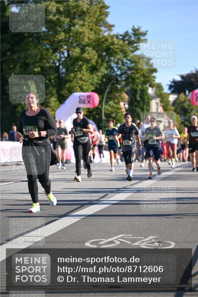 07.09.2025 - BARMER Alsterlauf Dr. Thomas Lammeyer http://msf.ph/oto/8712606 07.09.2025 09:42:33 Laufen 4667, 4610, 4266 meine-sportfotos.de